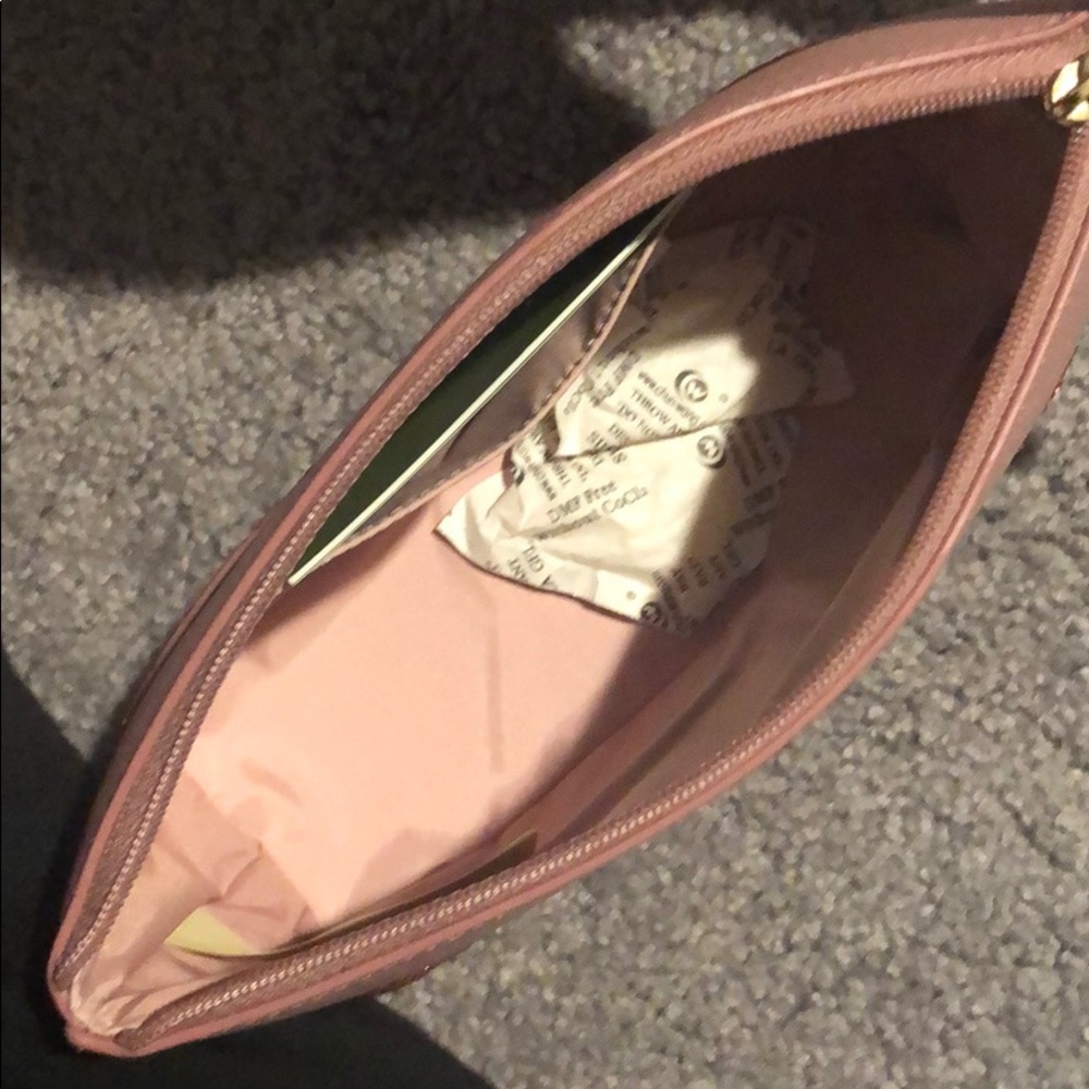 Kate Spade -Little Shiloh in Dusty Peony - Picture 4 of 4